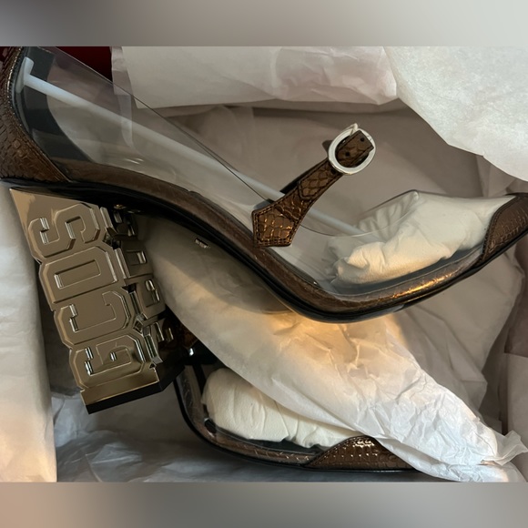 GCDS - BNIB GCDS pump. Size 39. - Picture 3 of 5